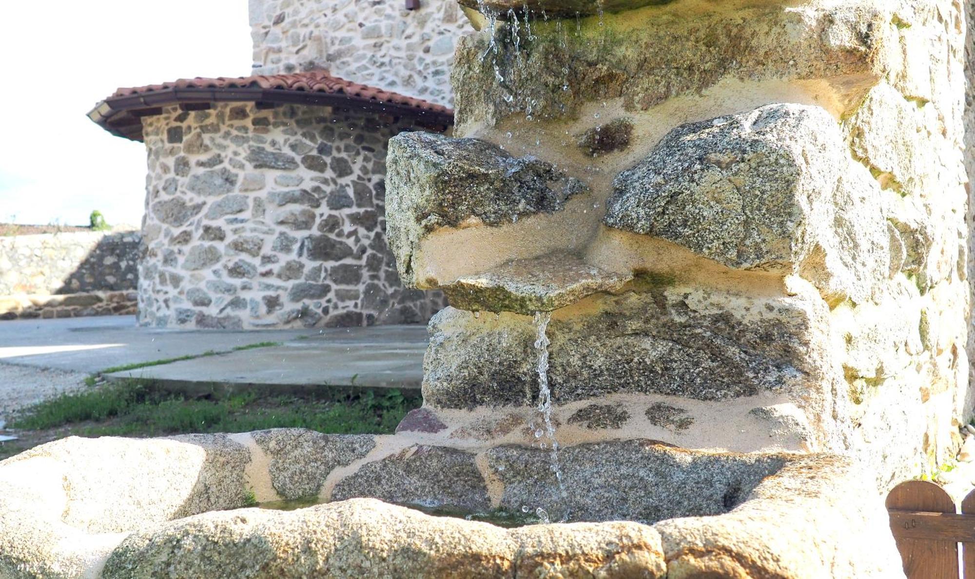 Apartamentos Muralla Sacra Sober Exterior foto